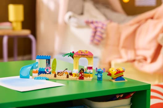 Lego Disney 43280 Beach Fun with Lilo & Stitch