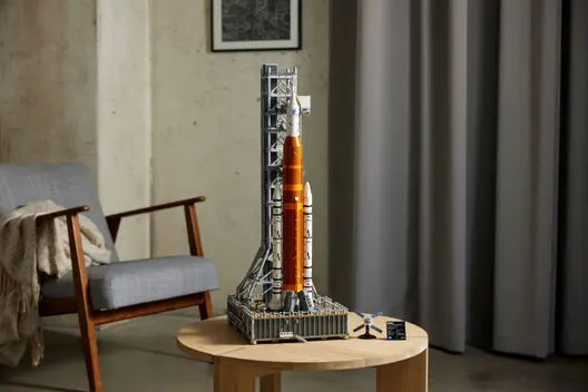 Lego 10341 NASA Artemis Space Launch System