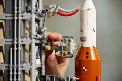 Lego 10341 NASA Artemis Space Launch System