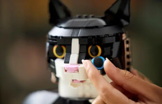 Lego 21349 Tuxedo Cat
