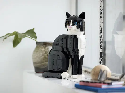 Lego 21349 Tuxedo Cat