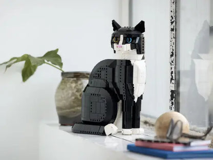 Lego 21349 Tuxedo Cat
