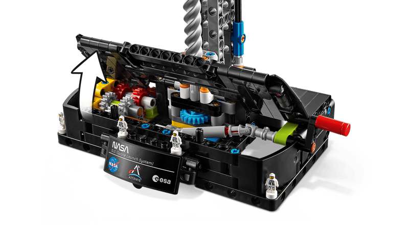 LEGO 42221 Technic NASA Artemis Space Launch System Rocket