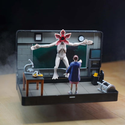 Stranger Things VHS Diorama Eleven vs Demogorgon