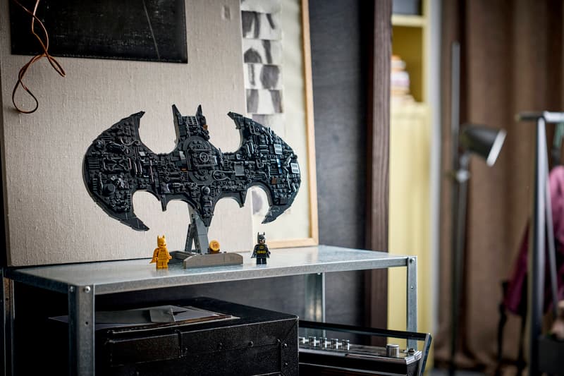 LEGO 76330 Super Heroes DC Batman Logo