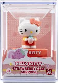 Hello Kitty And Friends Strawberry Cake Surprise