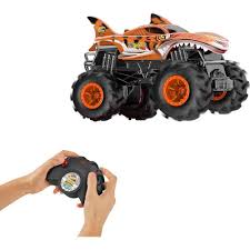 HOT WHEELS RC MONSTER TRUCK 1:24 TIGER SHARK