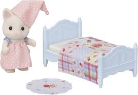 Sylvanian Families 5681 Floral Cat Girl's Naptime Set